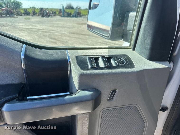 image for item MX9084 2018 Ford F150 Crew Cab pickup truck