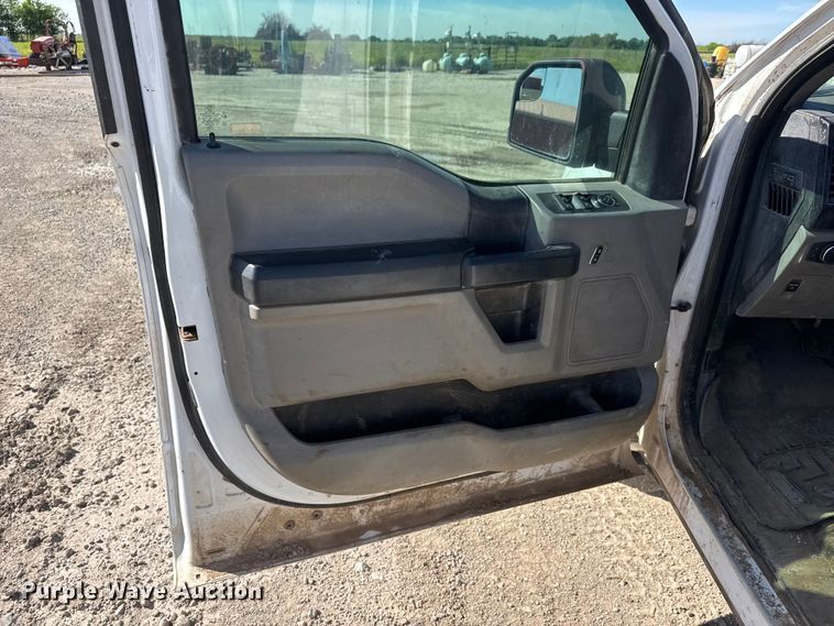 image for item MX9085 2018 Ford F150 Crew Cab pickup truck