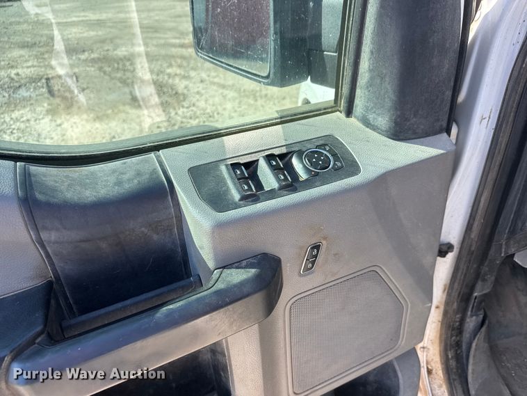 image for item MX9085 2018 Ford F150 Crew Cab pickup truck