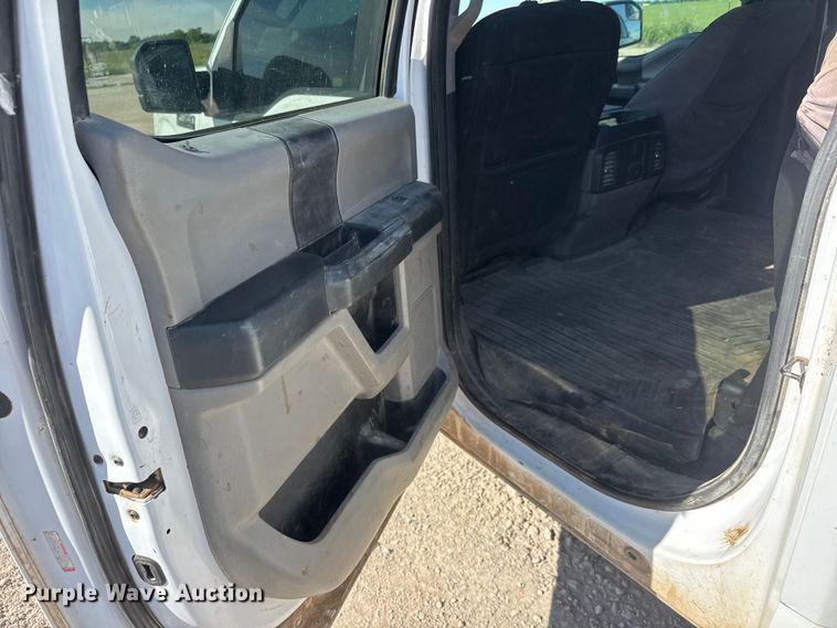 image for item MX9085 2018 Ford F150 Crew Cab pickup truck