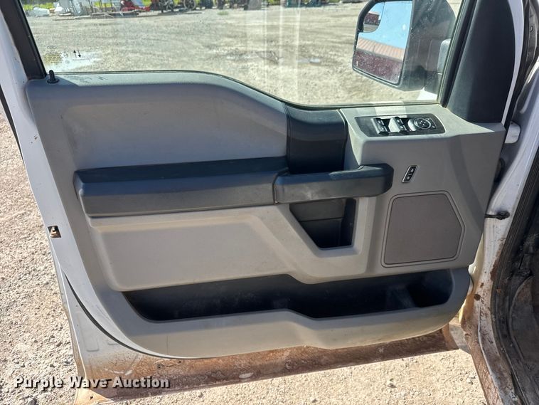 image for item MX9086 2020 Ford F150 Crew Cab pickup truck