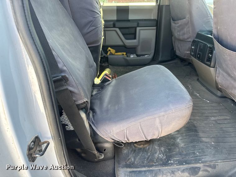 image for item MX9086 2020 Ford F150 Crew Cab pickup truck