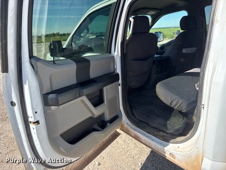 image for item MX9086 2020 Ford F150 Crew Cab pickup truck