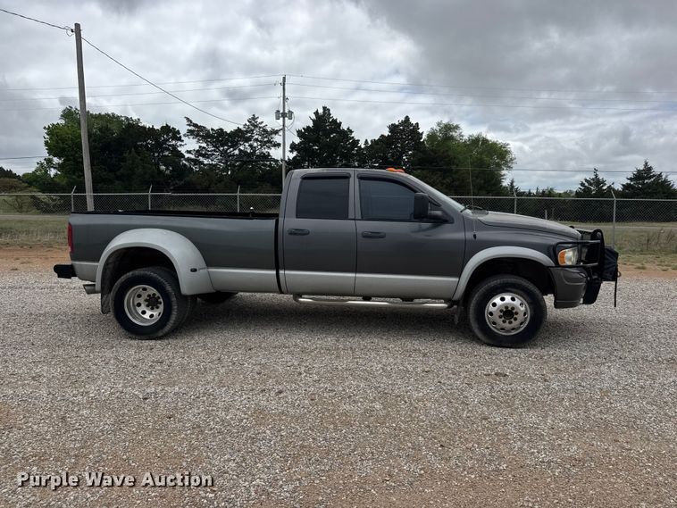 image for item MX9096 2004 Dodge Ram 3500 Crew Cab pickup truck