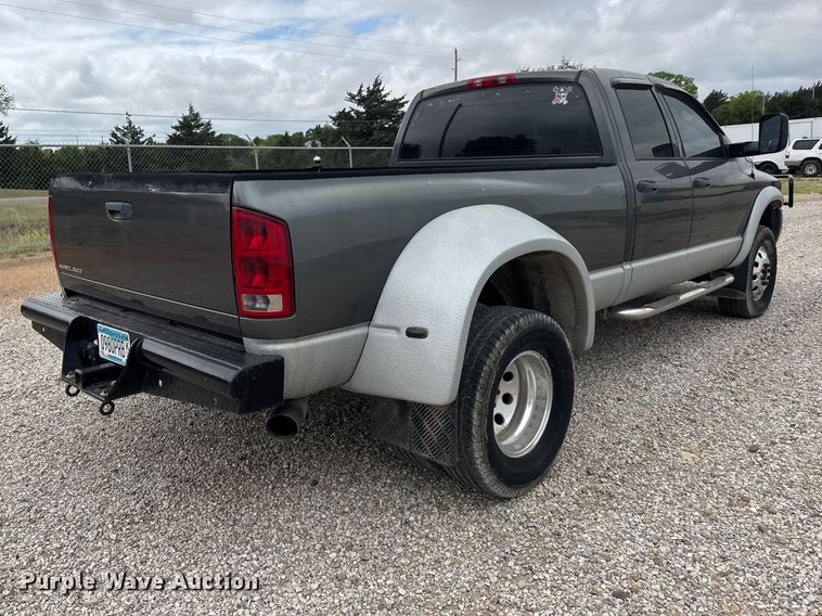 image for item MX9096 2004 Dodge Ram 3500 Crew Cab pickup truck