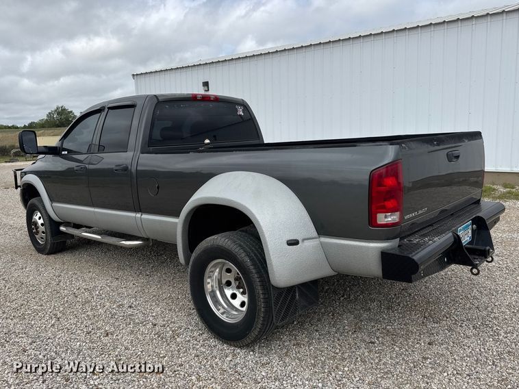 image for item MX9096 2004 Dodge Ram 3500 Crew Cab pickup truck