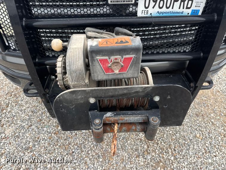 image for item MX9096 2004 Dodge Ram 3500 Crew Cab pickup truck