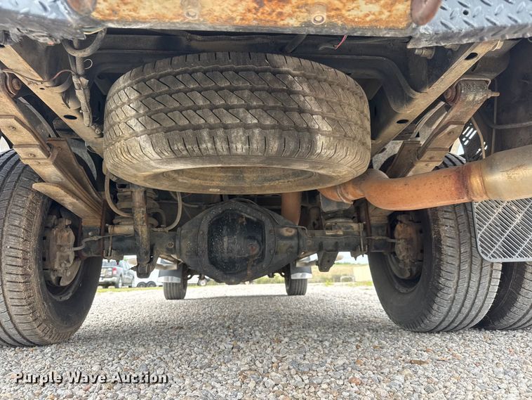 image for item MX9096 2004 Dodge Ram 3500 Crew Cab pickup truck