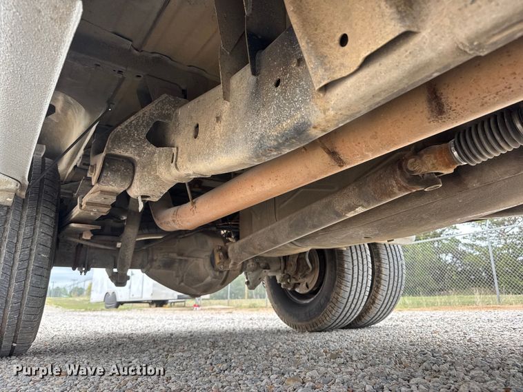 image for item MX9096 2004 Dodge Ram 3500 Crew Cab pickup truck