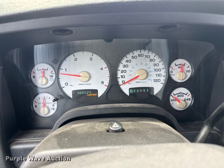 image for item MX9096 2004 Dodge Ram 3500 Crew Cab pickup truck