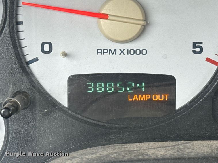 image for item MX9096 2004 Dodge Ram 3500 Crew Cab pickup truck