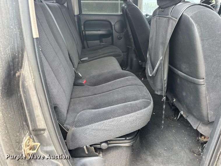 image for item MX9096 2004 Dodge Ram 3500 Crew Cab pickup truck