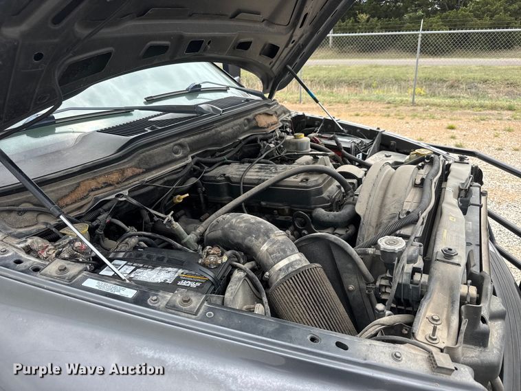 image for item MX9096 2004 Dodge Ram 3500 Crew Cab pickup truck