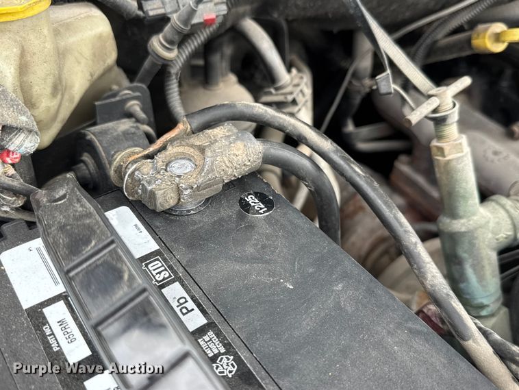 image for item MX9096 2004 Dodge Ram 3500 Crew Cab pickup truck