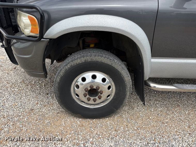 image for item MX9096 2004 Dodge Ram 3500 Crew Cab pickup truck