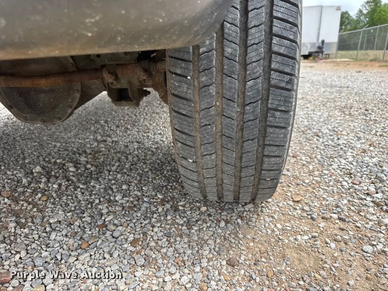 image for item MX9096 2004 Dodge Ram 3500 Crew Cab pickup truck