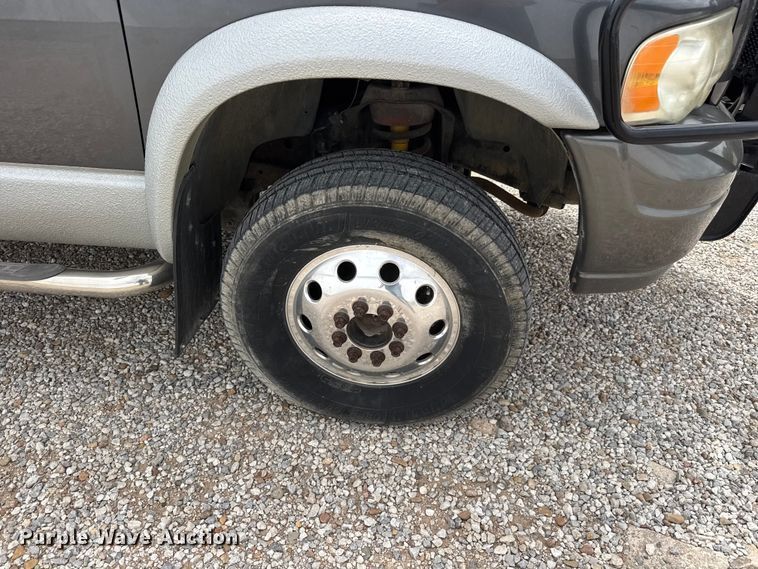 image for item MX9096 2004 Dodge Ram 3500 Crew Cab pickup truck