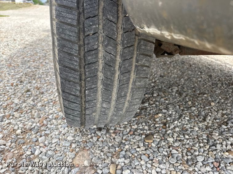 image for item MX9096 2004 Dodge Ram 3500 Crew Cab pickup truck