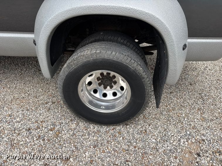 image for item MX9096 2004 Dodge Ram 3500 Crew Cab pickup truck