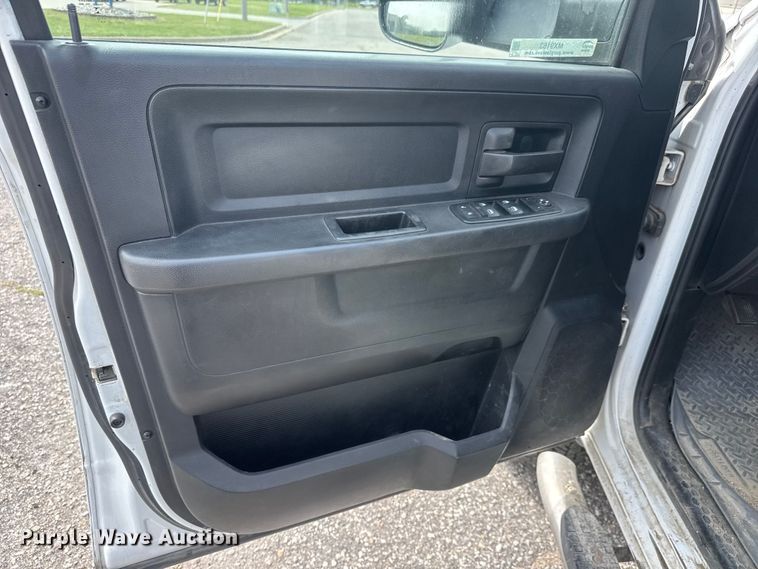 image for item MX9163 2015 RAM 2500 Crew Cab utility bed pickup truck