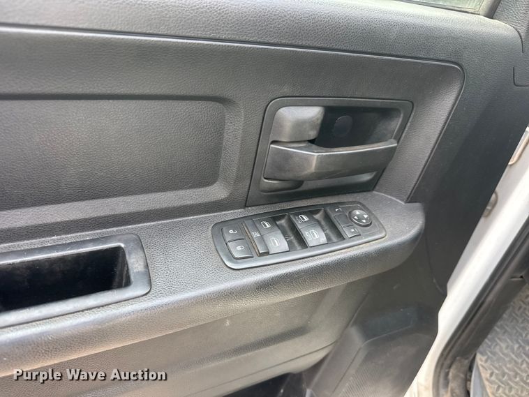 image for item MX9163 2015 RAM 2500 Crew Cab utility bed pickup truck