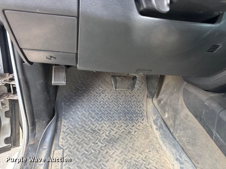image for item MX9163 2015 RAM 2500 Crew Cab utility bed pickup truck