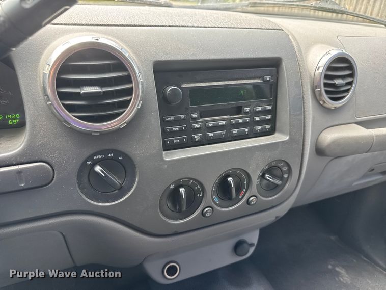 image for item MX9175 2004 Ford Expedition SUV