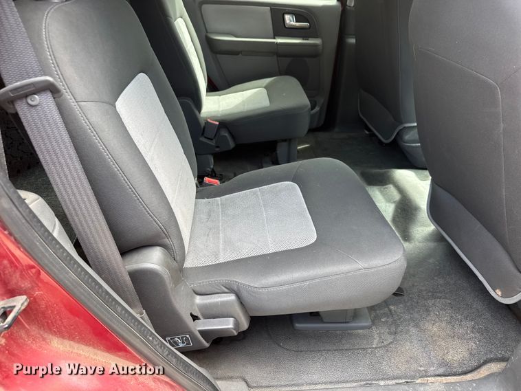 image for item MX9175 2004 Ford Expedition SUV