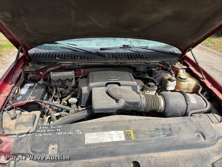 image for item MX9175 2004 Ford Expedition SUV