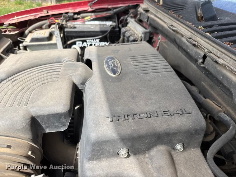 image for item MX9175 2004 Ford Expedition SUV