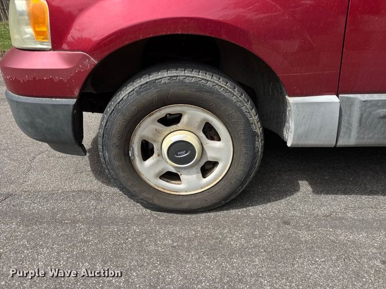image for item MX9175 2004 Ford Expedition SUV