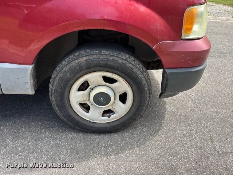 image for item MX9175 2004 Ford Expedition SUV