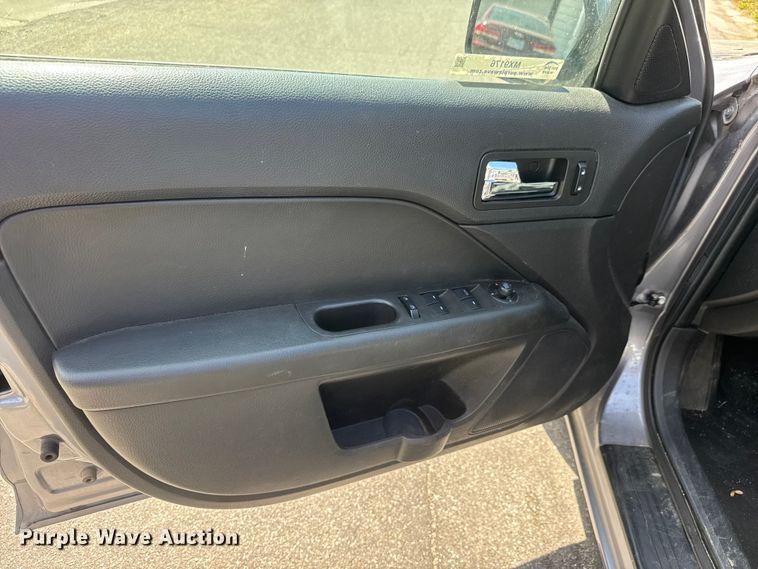 image for item MX9176 2006 Ford Fusion 