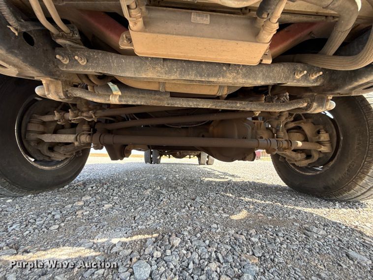 image for item NK9132 2017 Ford F350 Super Duty Crew Cab flatbed pickup truck