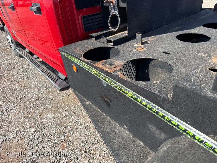 image for item NK9132 2017 Ford F350 Super Duty Crew Cab flatbed pickup truck