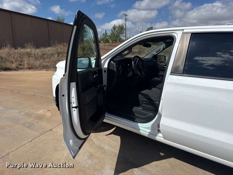 image for item NK9148 2021 Chevrolet Silverado 1500 Crew Cab pickup truck