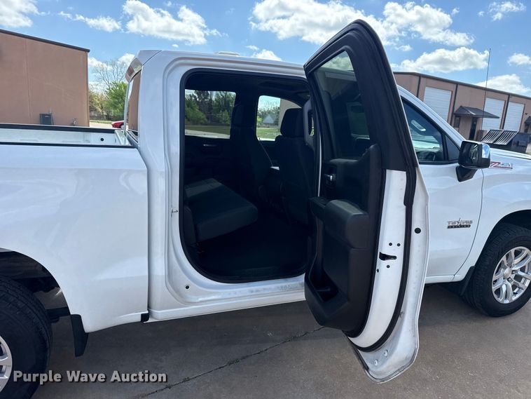 image for item NK9148 2021 Chevrolet Silverado 1500 Crew Cab pickup truck