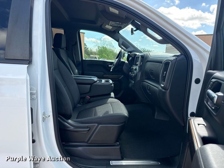 image for item NK9148 2021 Chevrolet Silverado 1500 Crew Cab pickup truck