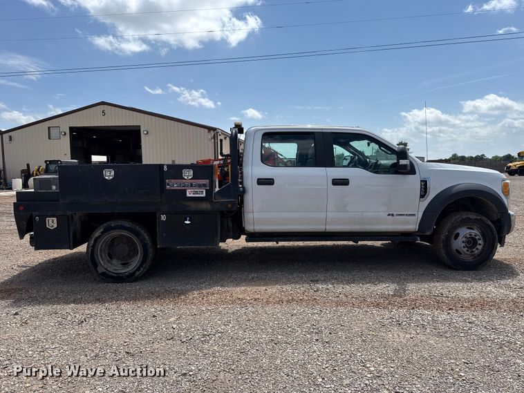 image for item NK9194 2017 Ford F550 Crew Cab flatbed pickup truck