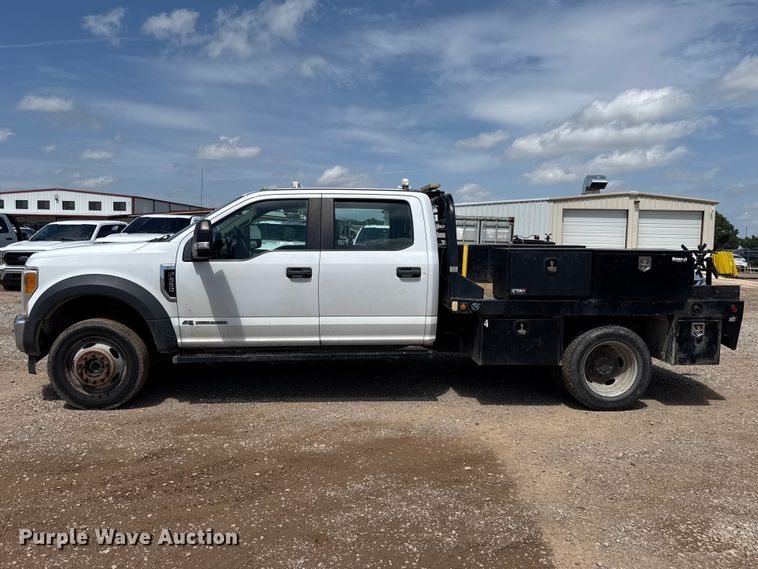 image for item NK9194 2017 Ford F550 Crew Cab flatbed pickup truck