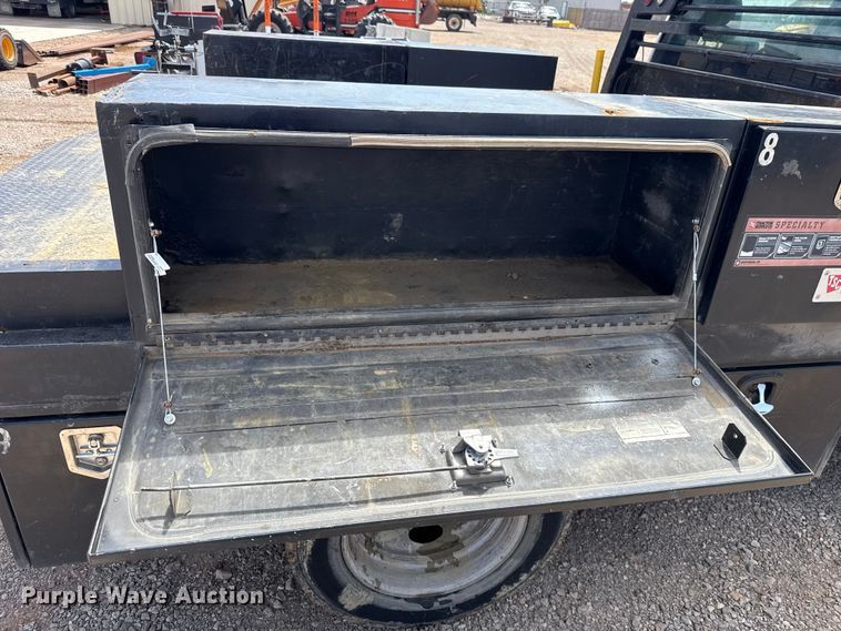 image for item NK9194 2017 Ford F550 Crew Cab flatbed pickup truck