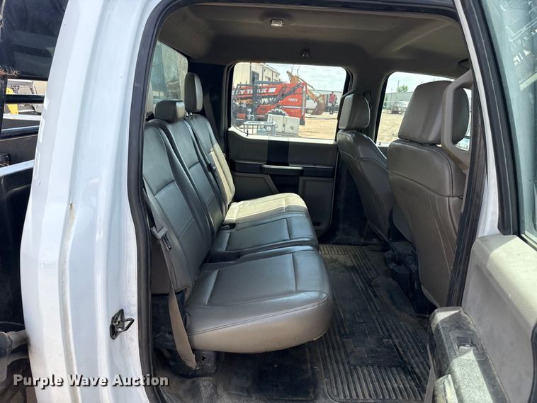 image for item NK9194 2017 Ford F550 Crew Cab flatbed pickup truck