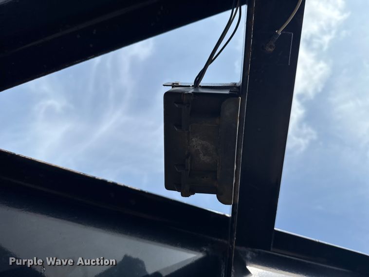 image for item NK9200 2014 Top Hat EHGN24X7-14E-F equipment trailer