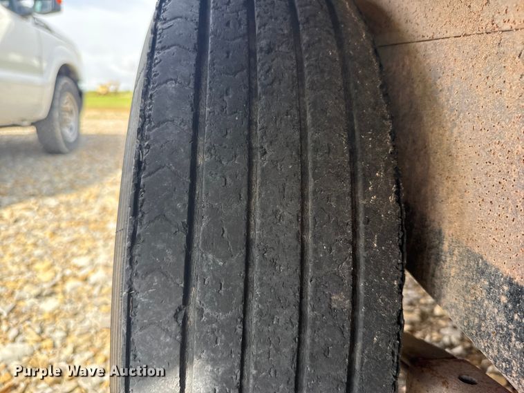 image for item NK9200 2014 Top Hat EHGN24X7-14E-F equipment trailer