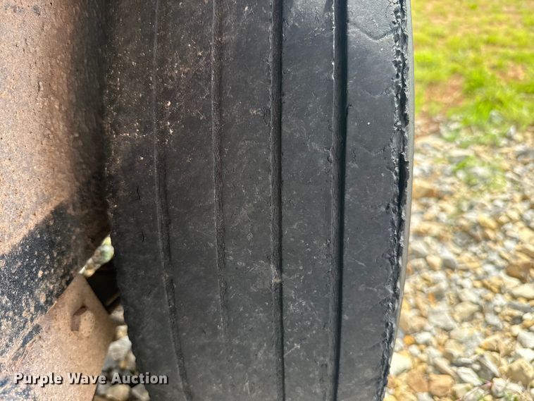 image for item NK9200 2014 Top Hat EHGN24X7-14E-F equipment trailer