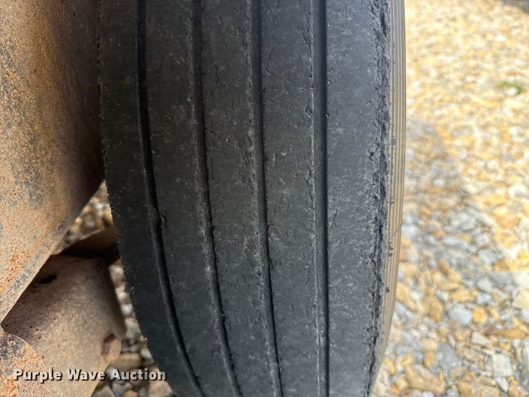 image for item NK9200 2014 Top Hat EHGN24X7-14E-F equipment trailer