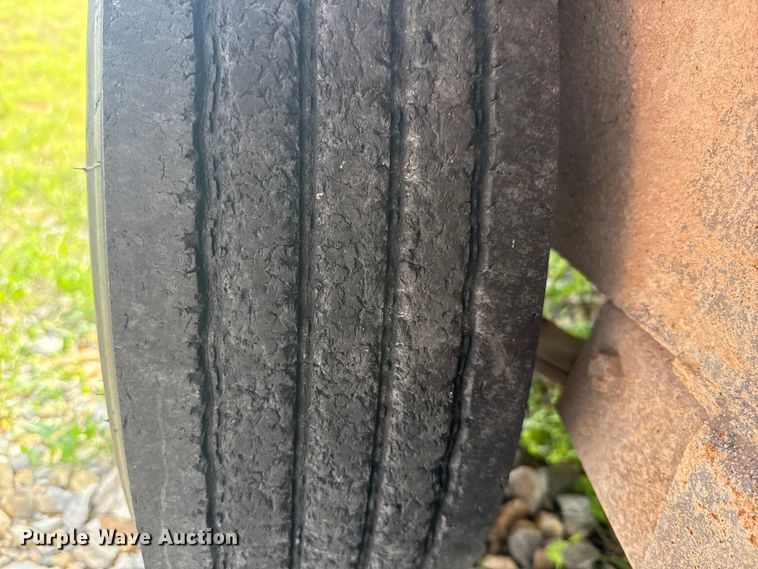 image for item NK9200 2014 Top Hat EHGN24X7-14E-F equipment trailer