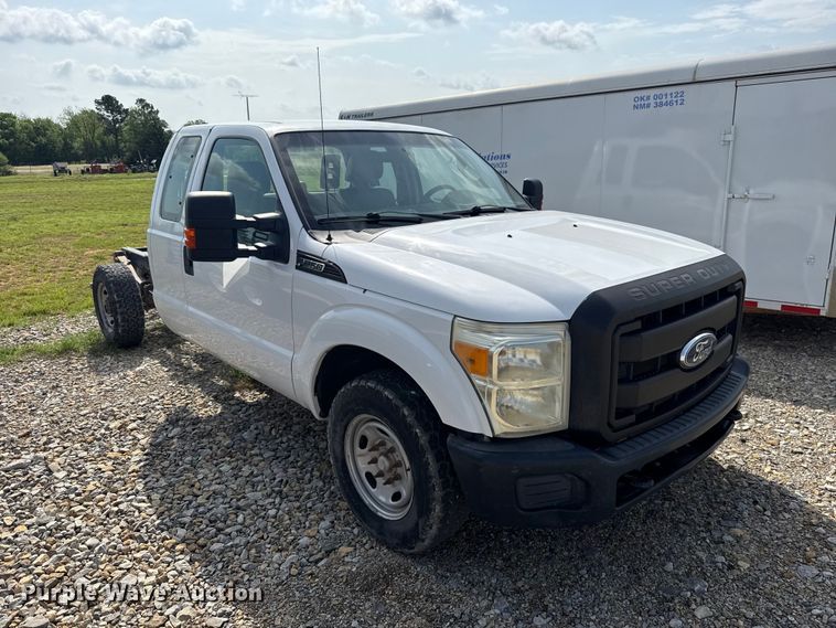 image for item NK9201 2011 Ford F250 Super Duty Ext. Cab pickup truck cab and chassis