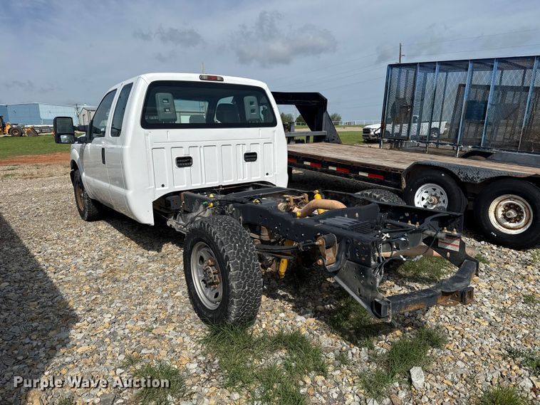 image for item NK9201 2011 Ford F250 Super Duty Ext. Cab pickup truck cab and chassis
