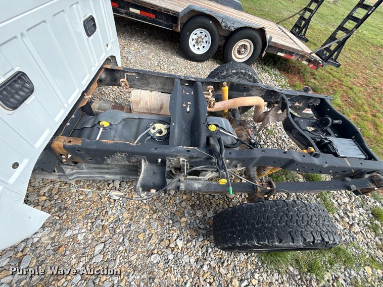 image for item NK9201 2011 Ford F250 Super Duty Ext. Cab pickup truck cab and chassis
